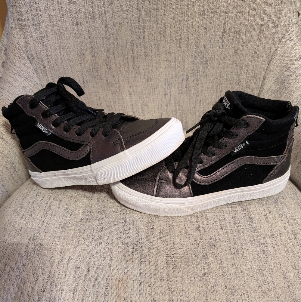 Vans⭐⭐⭐ High Top Black and Gray